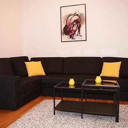 Cozy Apartment In The Middle Of Μπρατισλάβα Εξωτερικό φωτογραφία