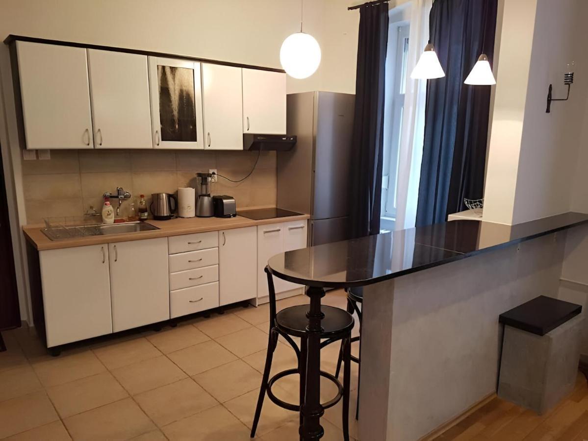 Cozy Apartment In The Middle Of Μπρατισλάβα Εξωτερικό φωτογραφία